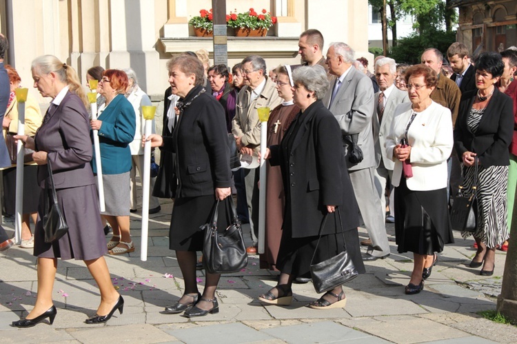 Adoracja w łączności z papieżem