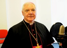 Abp Gerhard Ludwig Müller w studiu Radia Plus Radom