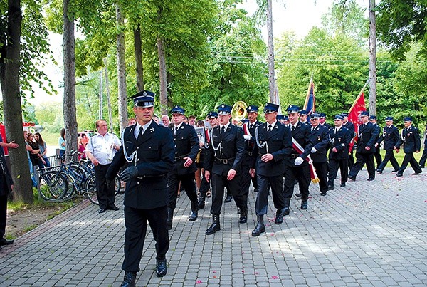  Jednostka liczy 56 osób 