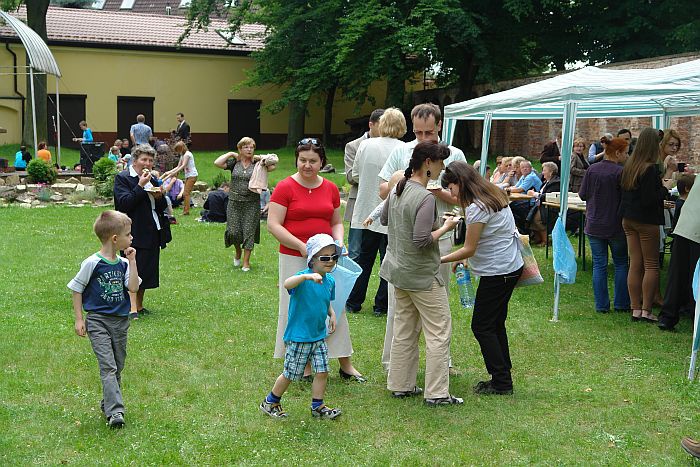 Pielgrzymka rodzin i szafarzy do Rud