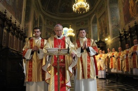 Bp Piotr Libera przewodniczył w katedrze Mszy św. w intecji księży przeżywających srebrny jubileusz kapłaństwa