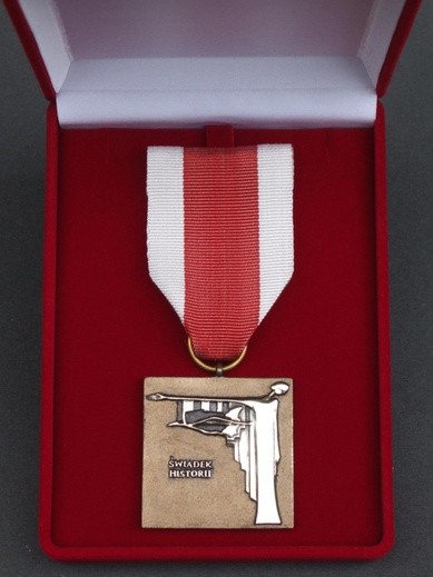 Medale dla świadków historii