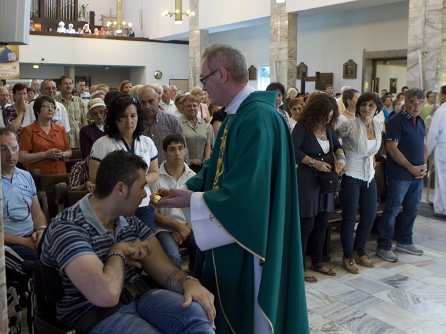 Relikwie Jana Pawła II u oo. franciszkanów