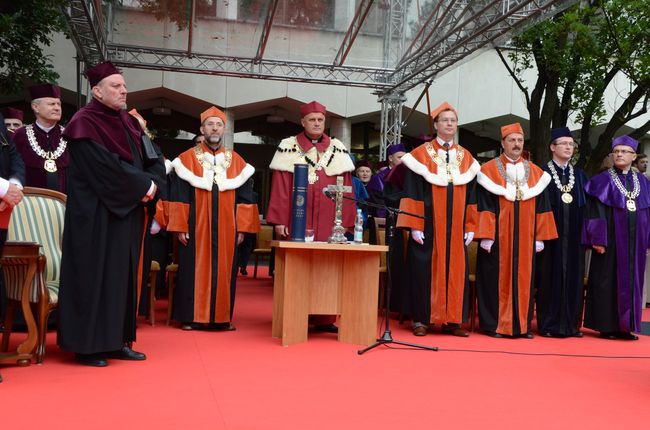 Kiko Argüello doktorem honoris causa KUL