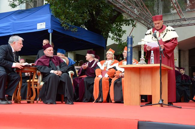 Kiko Argüello doktorem honoris causa KUL