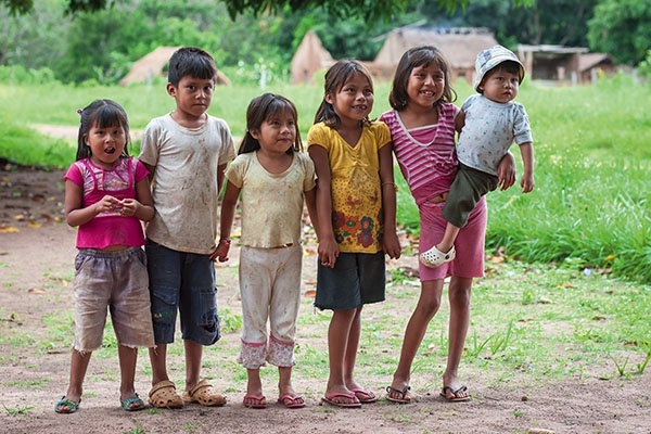 Dzieci w jednej ze wsi w okolicach Concepción