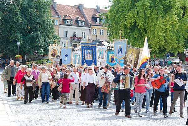  Legioniści przemaszerowali przez miasto