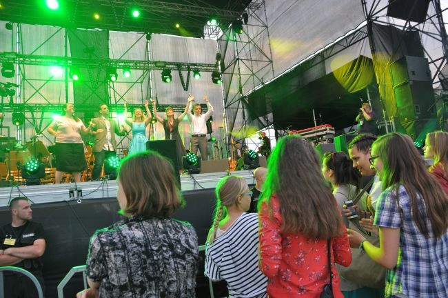 W czasie uroczystości otwarcia młodzież wysłuchała hymnu ŚDM w wykonaniu członków wspólnoty Shalom z Brazylii 