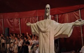 7 lipca. Figura Chrystusa z Corcovado towarzyszyła modlitewnym spotkaniom w namiocie adoracji