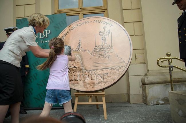 Moneta z wizerunkiem ORP "Lublin"