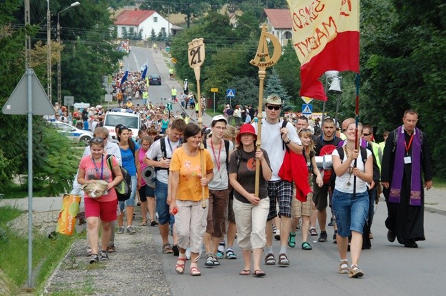 W grupie panuje niepowtarzalna atmosfera studenckich rekolekcji w drodze