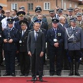 Tusk: Oszczędności nie dotkną policji