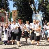 Procesja do ołtarza polowego