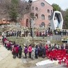 Na wzgórzu Yangdeogwon polscy palotyni wraz z Koreańczykami postawili kaplicę Bożego Miłosierdzia