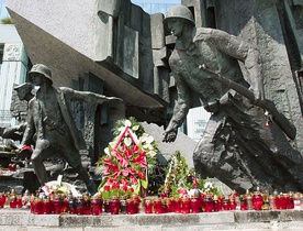  Pomnik Powstania Warszawskiego  na pl. Krasińskich