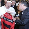 Papież pobłogosławił flagi olimpijskie