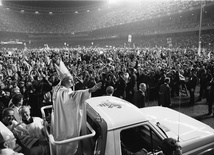 Jan Paweł II i młodzi