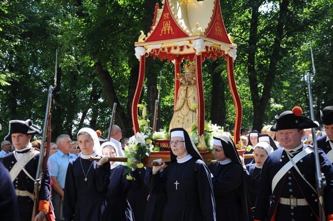 Tysiące pielgrzymów u świętej Anny