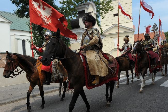 Oddziały polskiego rycerstwa w drodze na Mszę św. do pułtuskiej kolegiaty 