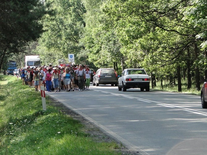 68. Pielgrzymka Rybnicka -dzień 3. - droga z Miasteczka Śl. do Miotka