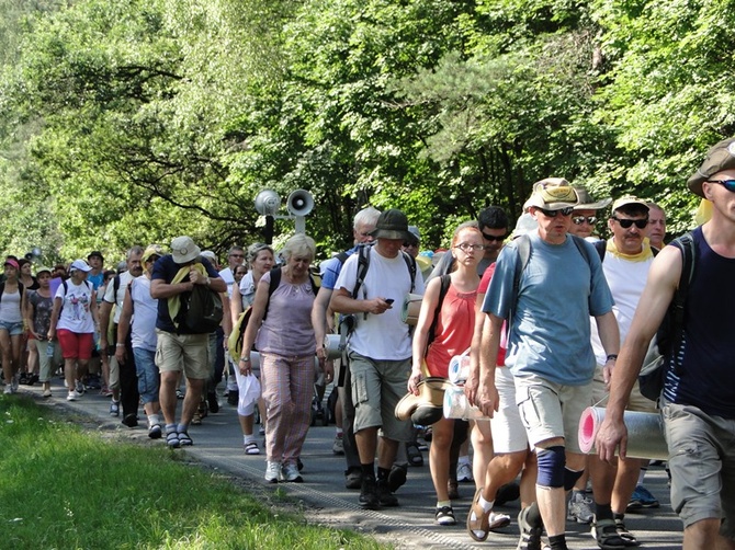 68. Pielgrzymka Rybnicka -dzień 3. - droga z Miasteczka Śl. do Miotka