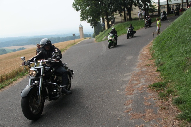 Motocykliści na Górze św. Anny