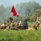  Co roku rekonstrukcja Bitwy Warszawskiej przyciąga wielu miłośników historii