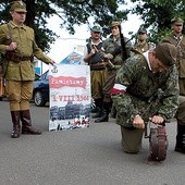 Takimi akcjami chcemy zachęcać ludzi do pamiętania o wcale nie tak odległych momentach naszej historii – wyjaśniają rekonstruktorzy