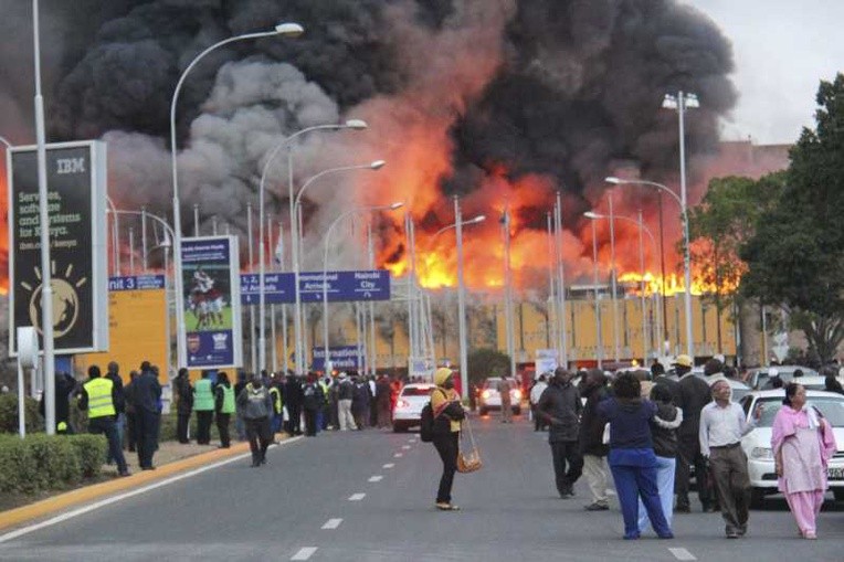 Lotnisko w płomieniach
