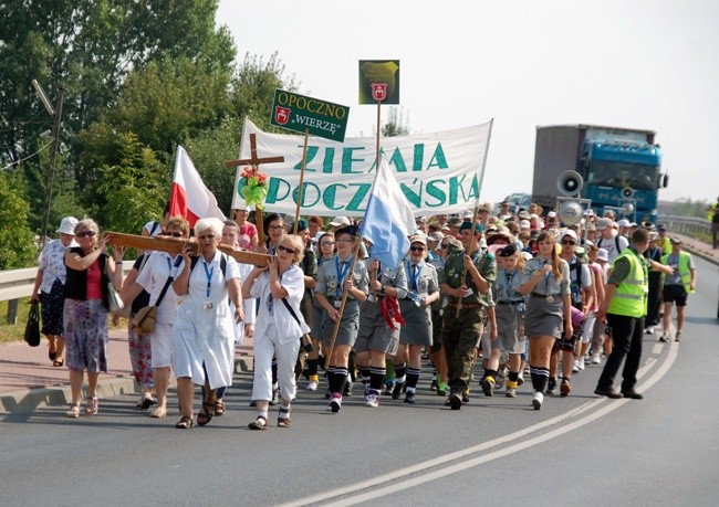 W kolumnie opoczyńskiej wyruszyło około 1100 pątników