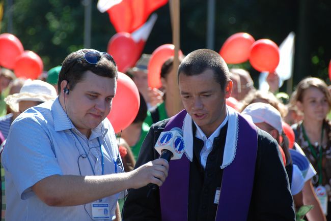 Pielgrzymi u stóp Matki