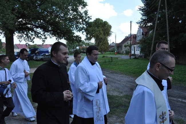 Poświęcenie kapliczki w Sokoli Dąbrowej