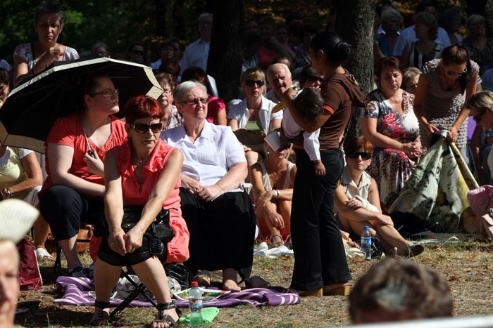 18.08.2013 r. Pielgrzymka kobiet do Piekar Śląskich, cz. 1.