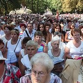 W Piekarach modliło się kilkadziesiąt tysięcy kobiet