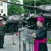 Okaż swoje miłosierdzie tym, którzy w obronie ojczyzny, dobra, prawdy i pokoju nie wahali się złożyć największej ofiary – modlił się bp Stefan Regmunt 