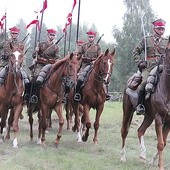 Jedną z atrakcji zlotu był pokaz oddziału ułanów w barwach 15. Pułku Ułanów Poznańskich