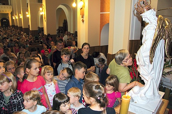Podczas peregrynacji odbyło się specjalne nabożeństwo dla dzieci połączone z błogosławieństwem