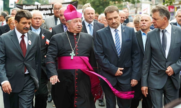 Abp Głódź: Słowo "solidarność" jest waszą chlubą 