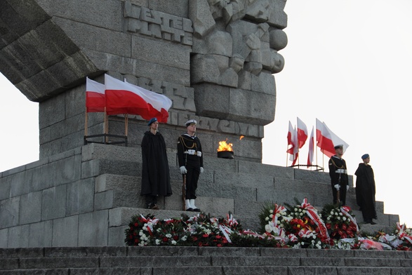 Warta honorowa przy pomniku Obrońców Wybrzeża