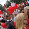 Tysiące wiernych ruszyły spod słupskiego kościoła św. Józefa Oblubieńca NMP do "Marszu dla Jezusa" ulicami miasta. I wtedy rozpoczęła się ulewa.