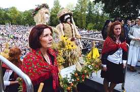 Uroczystości w Wąwolnicy połączone były z dożynkami i dziękczynieniem za tegoroczne plony