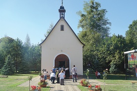 Modlitwa w sanktuarium szensztackim  w Zabrzu-Rokitnicy