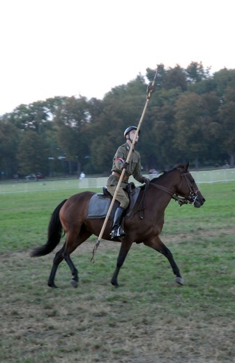 Ułani przed Rewią Kawalerii