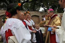 Pomoc głodującym to obowiązek, a nie kaprys