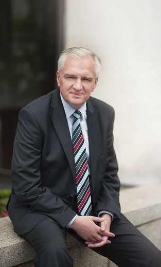 Dr Jarosław Gowin – pochodzi z Jasła, w latach 1994–2005 redaktor naczelny miesięcznika „Znak”. Od 2005 r. do września 2013 poseł PO, a w latach 2011–2013 minister sprawiedliwości