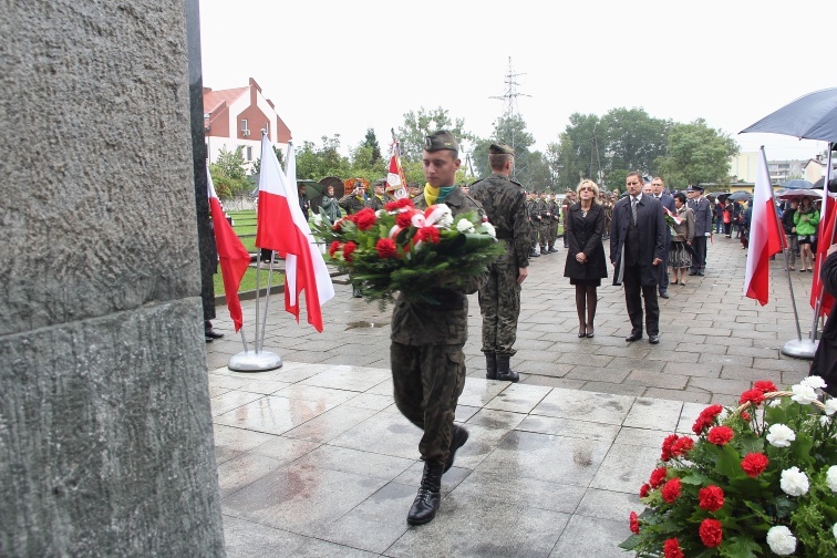 Odłonięcie pomnika poległych w Sochaczewie