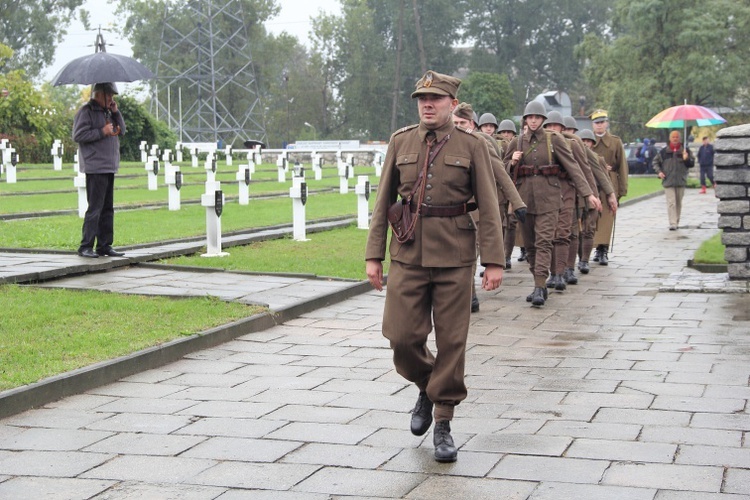 Odłonięcie pomnika poległych w Sochaczewie