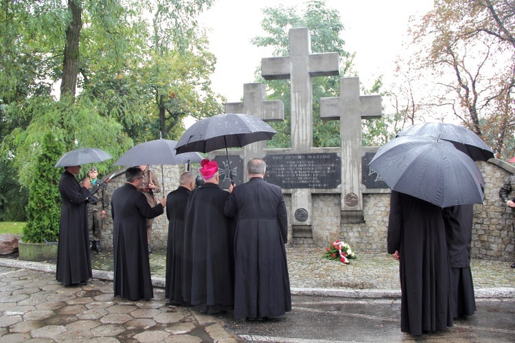 Odłonięcie pomnika poległych w Sochaczewie