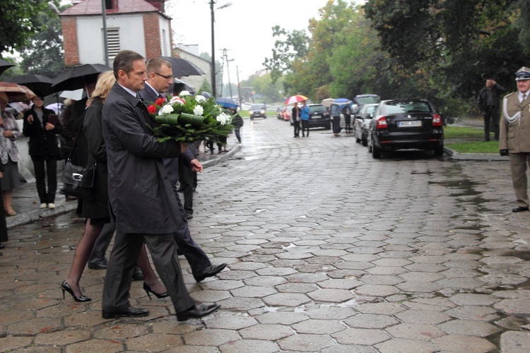 Odłonięcie pomnika poległych w Sochaczewie