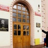 Szkoły w Wilamowicach noszą dziś imię świętego rodaka - mówi z dumą dyrektor gimnazjum Stanisław Jonkisz